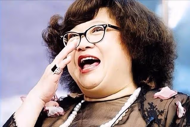 鄭少秋之女鄭欣宜:35歲繼承沈殿霞遺產,不是6000萬竟是過億?