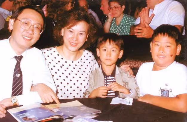 替夫還債卻嫁給債主!「婚後生2子」化身女強人「繼承百億遺產」如今成人生贏家