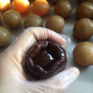 萌萌噠小兔嘰廣式蓮蓉月餅