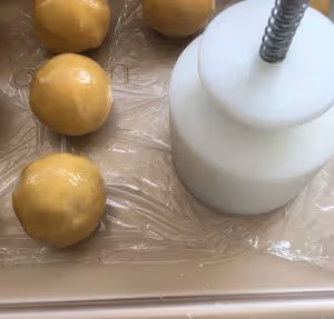 萌萌噠小兔嘰廣式蓮蓉月餅