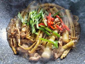 家常菜‼️方竹筍炒裡脊肉‼️