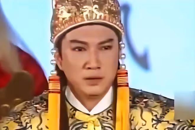 70歲港星定居內地近況,二婚娶小21歲嬌妻,開店賣燒鵝粉身家過億