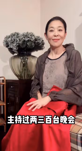 63歲倪萍欲將禮服當傳家寶!積攢上百件珍藏18年,無奈遭兒子嫌棄