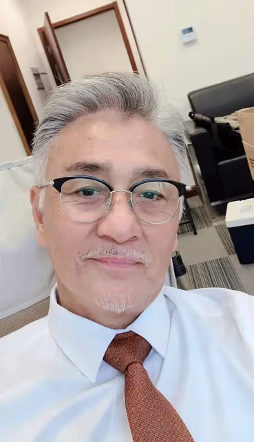 62歲吳岱融近照曝光，最帥「花無缺」如今已須髪皆白，曾帥比古天樂，最紅時被雪藏，網友：心態好才是重點