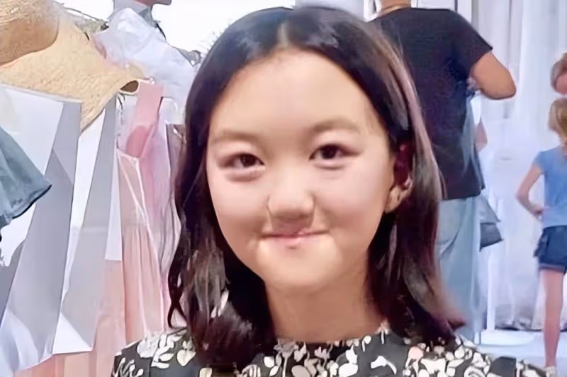 李亞鵬的小女兒首亮相!五官長得像姐姐李嫣,肥嘟嘟的表情非常可愛