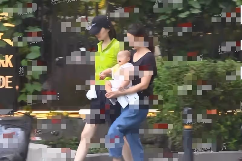 李亞鵬的小女兒首亮相!五官長得像姐姐李嫣,肥嘟嘟的表情非常可愛