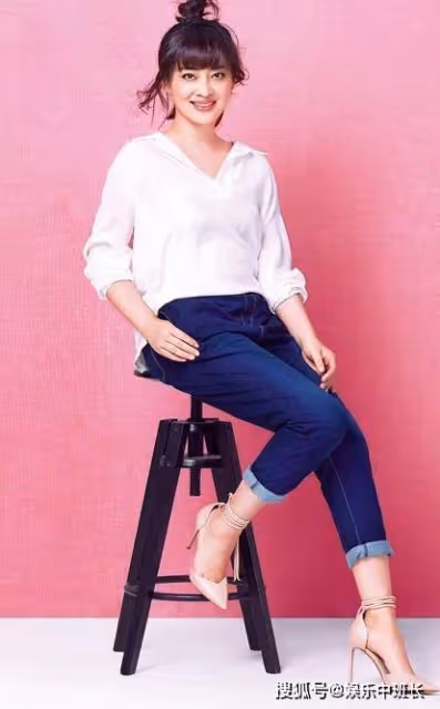 梅婷曾是他的前妻，李小冉曾為他墮胎，如今49歲的他低調結婚