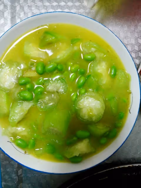 絲瓜炒毛豆，不發黑哦