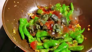 湖南人最愛的下飯菜 | 青椒炒皮蛋