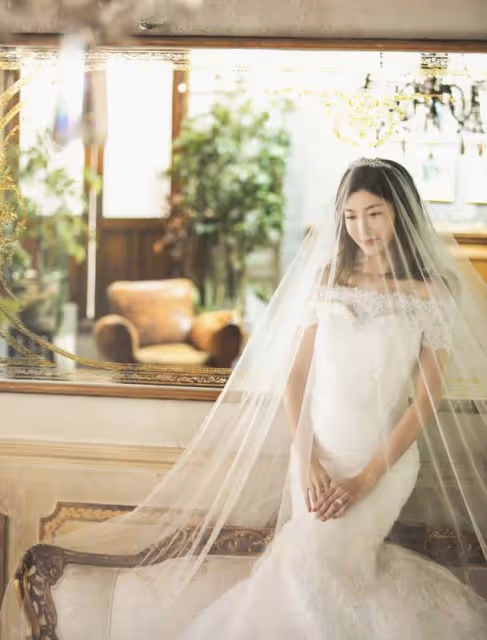 港星李彩樺現身廣西簡陋商演,穿緊身裙小肚腩凸出,曝出場費48萬