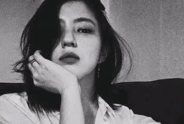 被親媽利用名氣撈金,遭導演臨時加豪放戲,畫風突變精神大轉變?