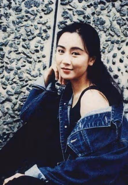 出道36年,她曾紅極一時靠美貌征服了7個男人,卻身患厭食症一生未婚無子,靠修佛度餘生