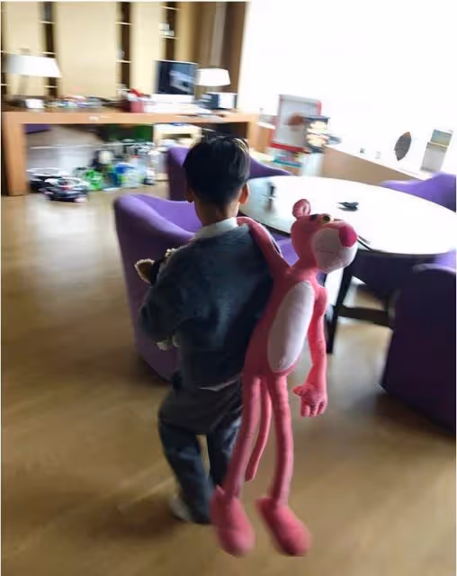 曬曬李嘉欣在香港的豪宅，老公是千億富翁，家裡裝修過分簡單了！
