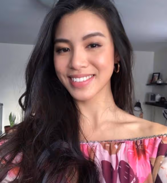 港姐冠軍雷莊兒秀身材!穿紅色開叉裙美腿吸睛,已跟牙醫男友分手