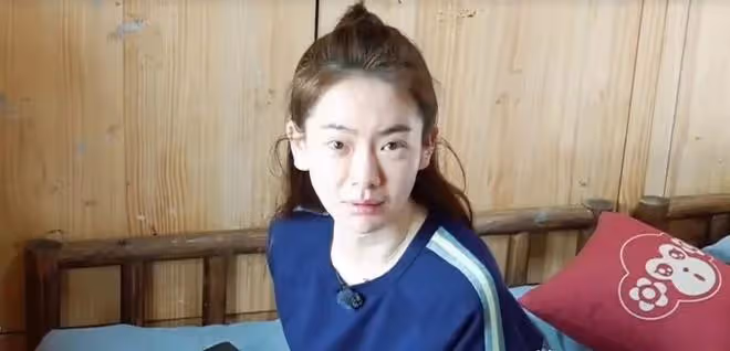 看似艷光四射,實則黑瘦乾癟,這些有「上鏡臉」的女星差別好大
