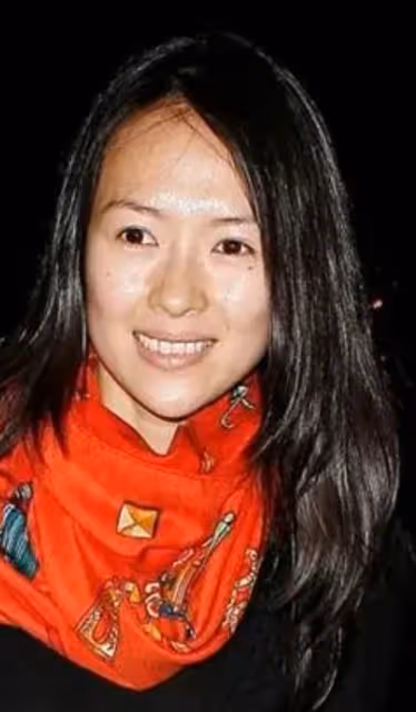 看似艷光四射,實則黑瘦乾癟,這些有「上鏡臉」的女星差別好大
