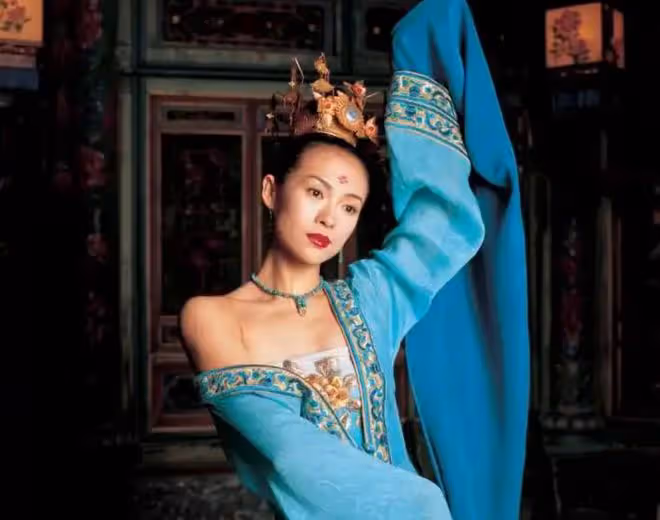 看似艷光四射,實則黑瘦乾癟,這些有「上鏡臉」的女星差別好大