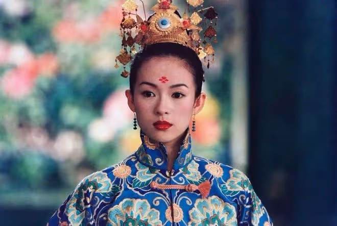看似艷光四射,實則黑瘦乾癟,這些有「上鏡臉」的女星差別好大