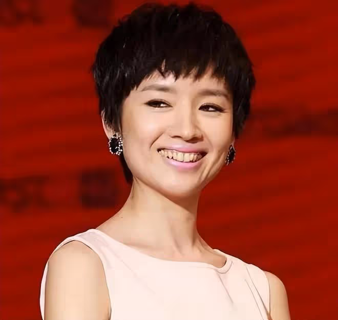 看似艷光四射,實則黑瘦乾癟,這些有「上鏡臉」的女星差別好大