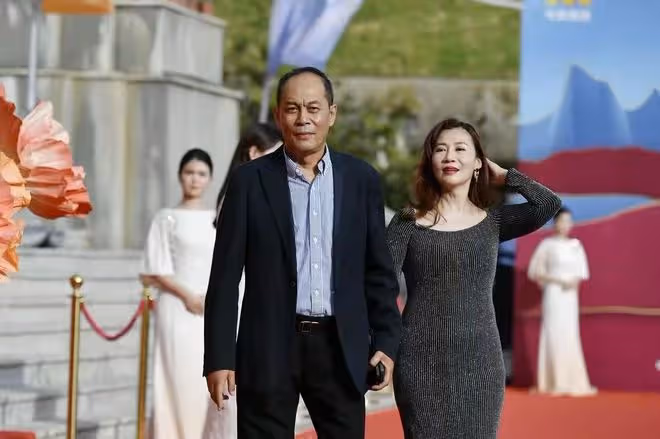 廬山電影周:孫紅雷夫婦秀恩愛,張光北老婆豐腴,胡慧中興奮大叫