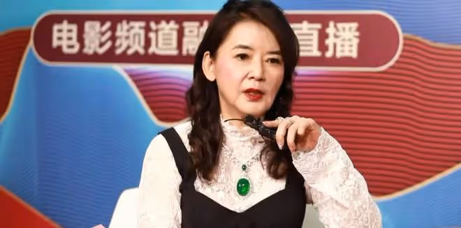 廬山電影周：孫紅雷夫婦秀恩愛，張光北老婆豐腴，胡慧中興奮大叫