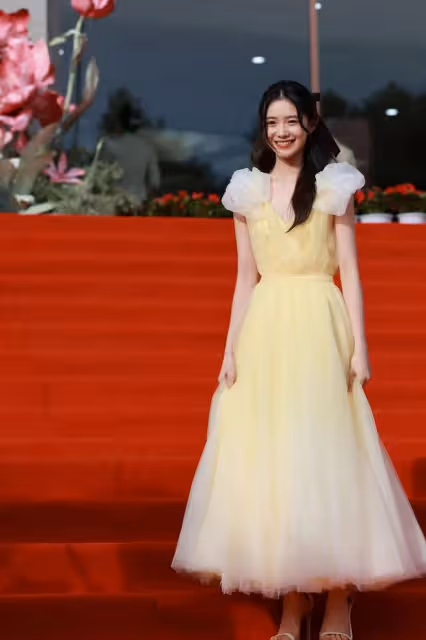 廬山電影周：孫紅雷夫婦秀恩愛，張光北老婆豐腴，胡慧中興奮大叫