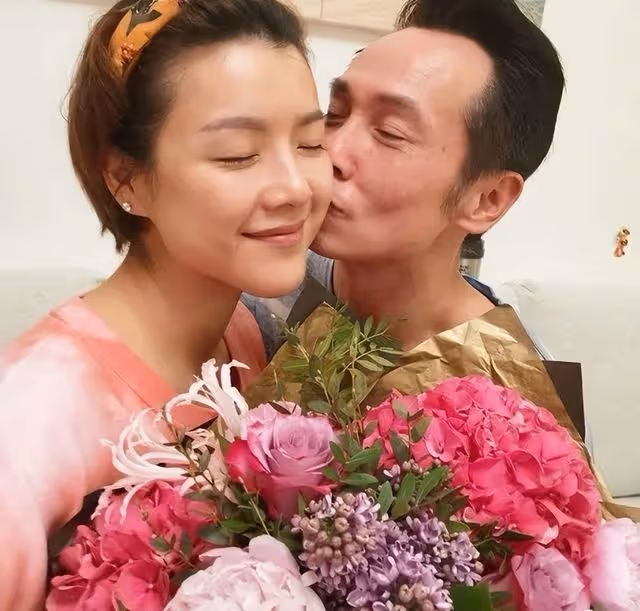 幸福!TVB視帝和港姐冠軍老婆結婚9年仍甜蜜,稱對方是自己的天使