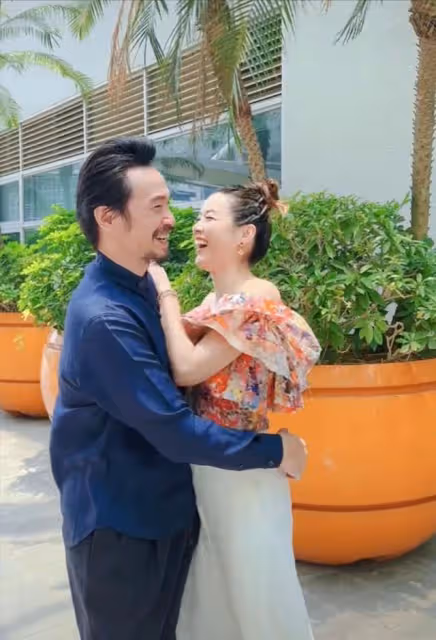 幸福!TVB視帝和港姐冠軍老婆結婚9年仍甜蜜,稱對方是自己的天使