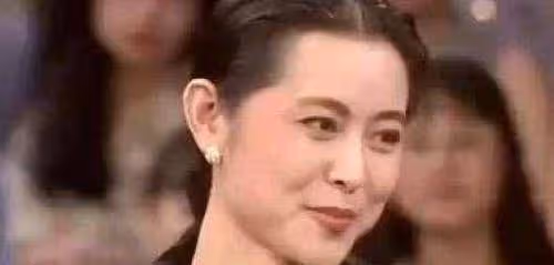她曾是比董卿還紅的美女主持人,離婚後再嫁豪門,今膝下無子成遺憾