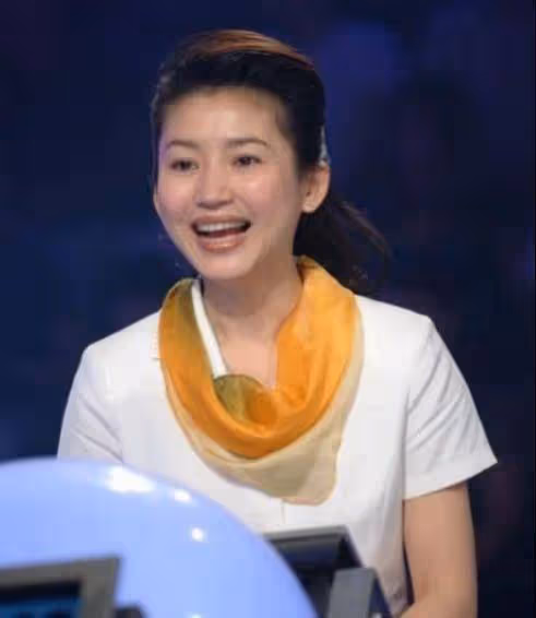 她曾是比董卿還紅的美女主持人,離婚後再嫁豪門,今膝下無子成遺憾