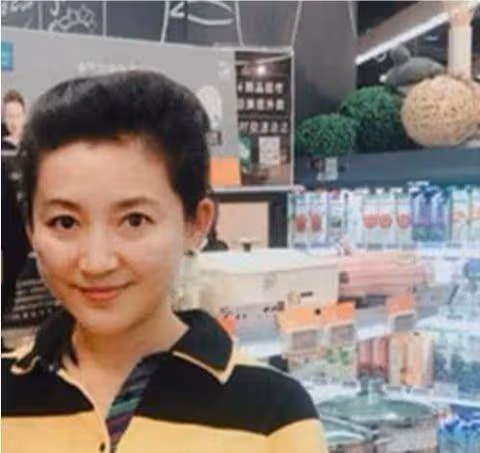 她曾是比董卿還紅的美女主持人,離婚後再嫁豪門,今膝下無子成遺憾