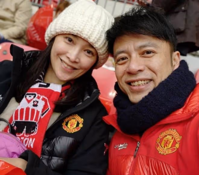 李克勤攜妻回內地撈金,夫婦杭州逛商場被偶遇,大包小包收穫豐富