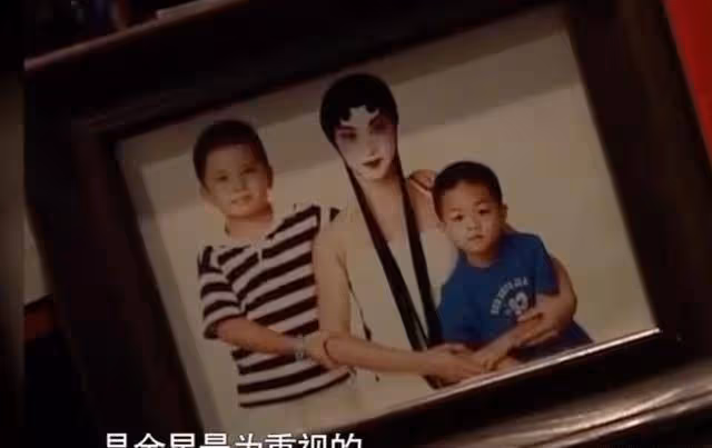 為了3個收養的孩子,金星和國外老公分手又復婚,背後故事很暖心
