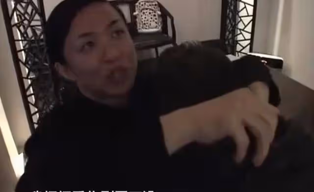 為了3個收養的孩子,金星和國外老公分手又復婚,背後故事很暖心
