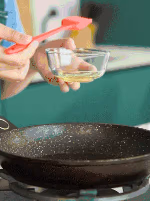 有雞蛋就能做！一煎一卷輕鬆搞定，孩子點名要吃~