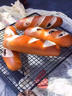 紅豆鹼水麵包