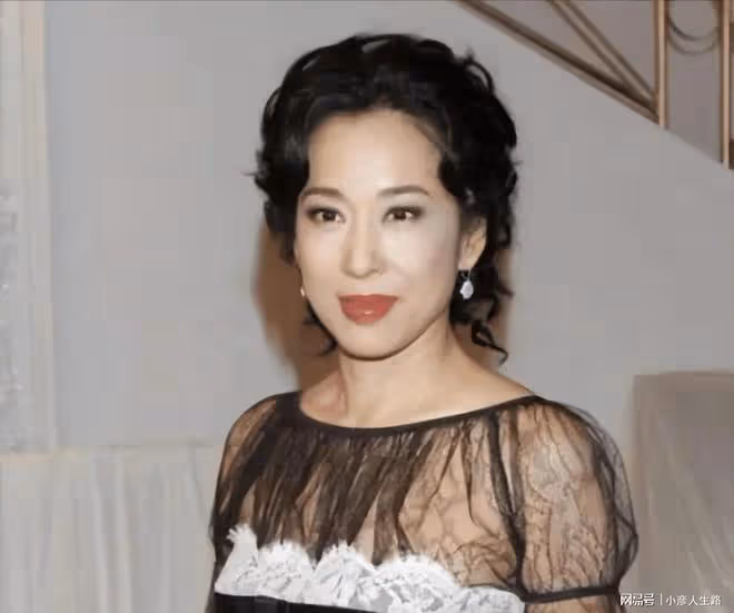豪門媳婦不好當,朱玲玲二嫁顯無奈,梁洛施獨自帶3個孩子生活