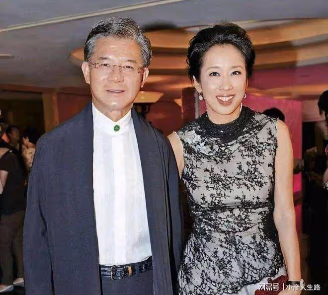 豪門媳婦不好當,朱玲玲二嫁顯無奈,梁洛施獨自帶3個孩子生活