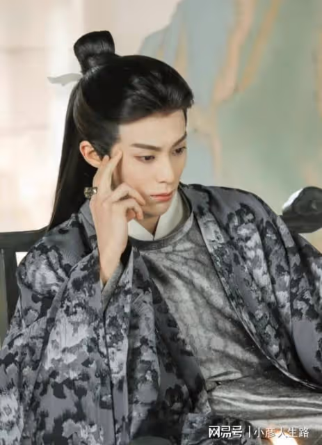 內娛又一頂流誕生,工作室連夜招人,越黑越紅怎麼回事?