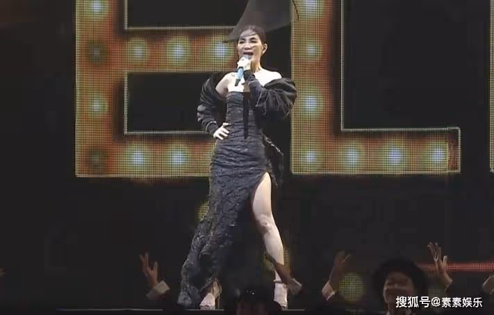 田馥甄現身Ella演唱會，低調坐觀眾席支持，和任家萱一起助陣