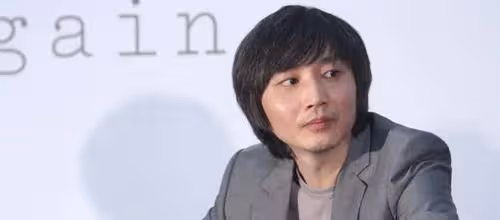 七段戀情耗費三十年光陰，如今老邁還是單身，他的感情史令人瞠目