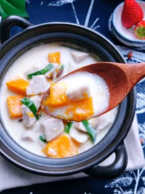 椰漿南瓜芋頭煲🍲（老少皆宜）帶著濃濃椰香味的南瓜芋頭