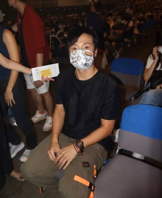 加油!香港名歌手闊別3年開演唱會,曝曾遭背叛搬到泰國找回自我