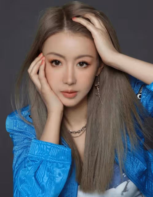 美女網紅胃癌去世僅35歲!三個月前半癱瘓不想治療,同學悲痛悼念