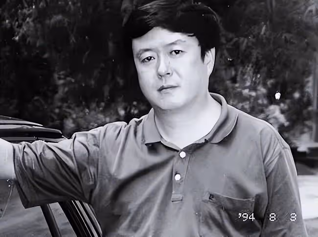 三婚娶小30歲妻子 尤小剛64歲後終有兩子