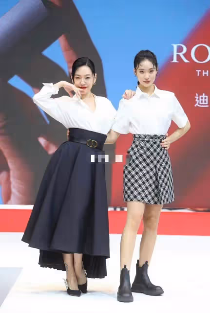 小S二女兒大變樣！他拍圖變樣不敢認，打扮知性顯常熟，網友：和媽媽年輕時好像