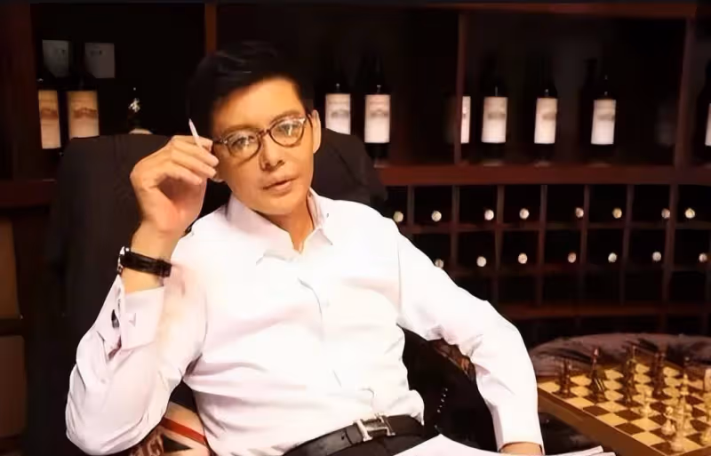 知名主持人程倩，家庭糾結，愛情曲折，他為了錢離開央視後，現在的情況如何？