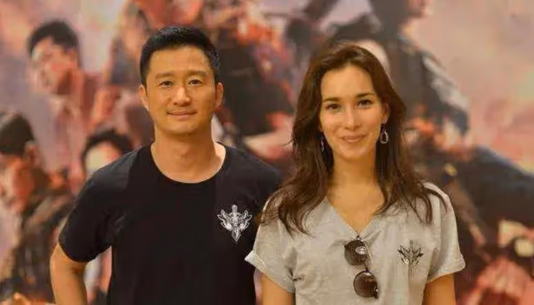 沉寂3年後張晉終於帶著生猛新片來了，明著蹭戰狼熱度，有爆款相