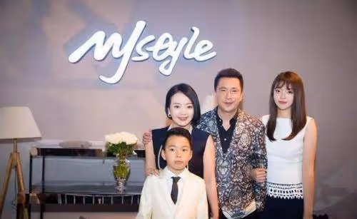 親熱黃渤,表白甄子丹,搶黃奕男友,和王中磊傳緋聞,霍思燕的上位路太難了