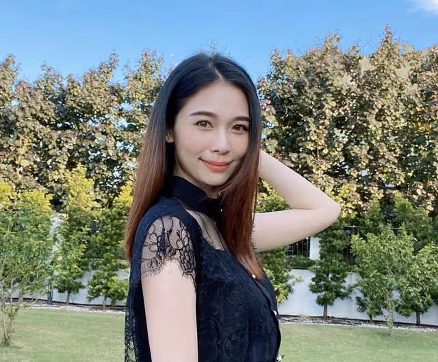 TVB前知名長腿女神低調炫富！戴百萬名牌手錶，賠錢離巢發展